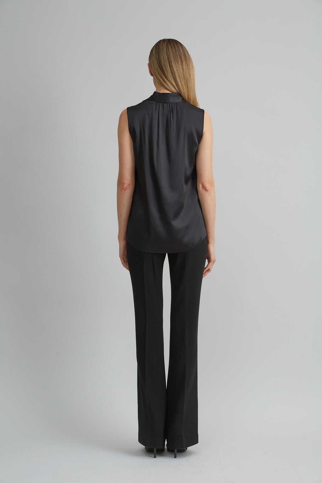 Women Sleeveless Silk Satin Contour Shirt Black | Elie Tahari