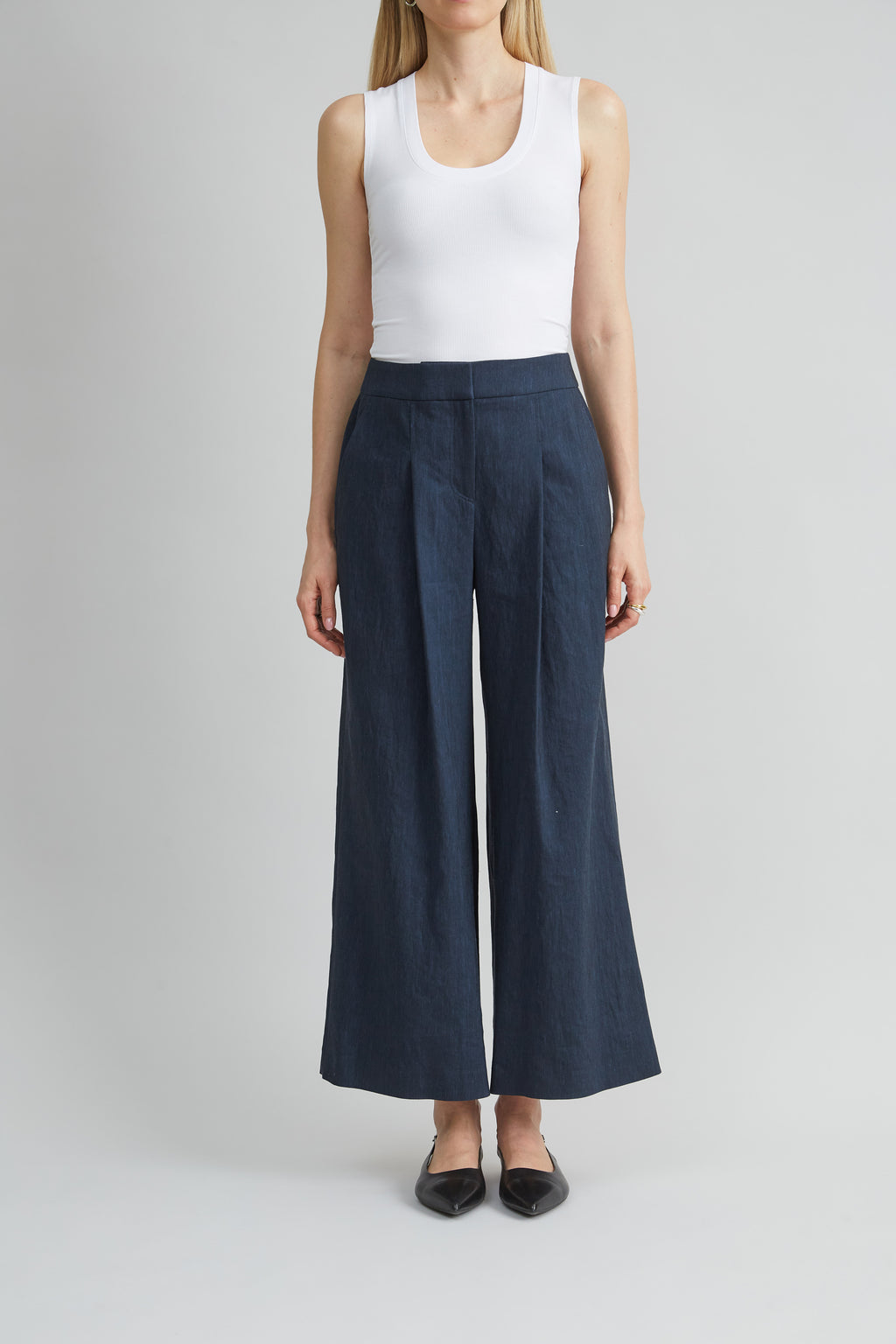 Women Pleated Linen Pant  | Elie Tahari