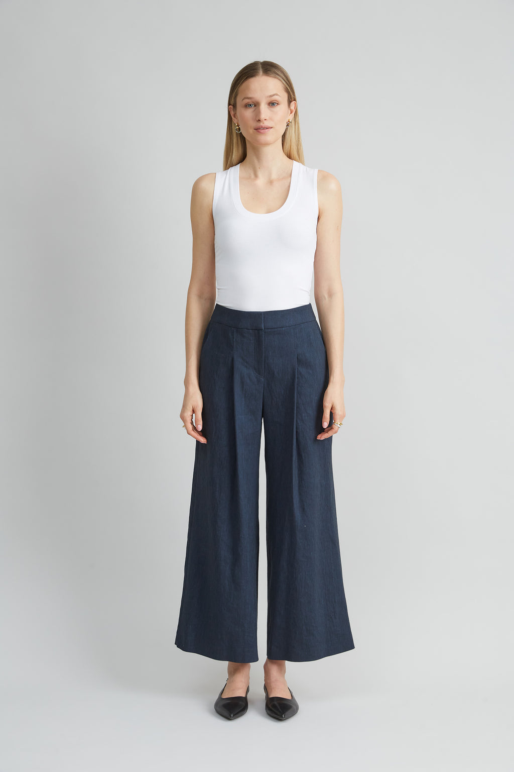 Women Pleated Linen Pant  | Elie Tahari