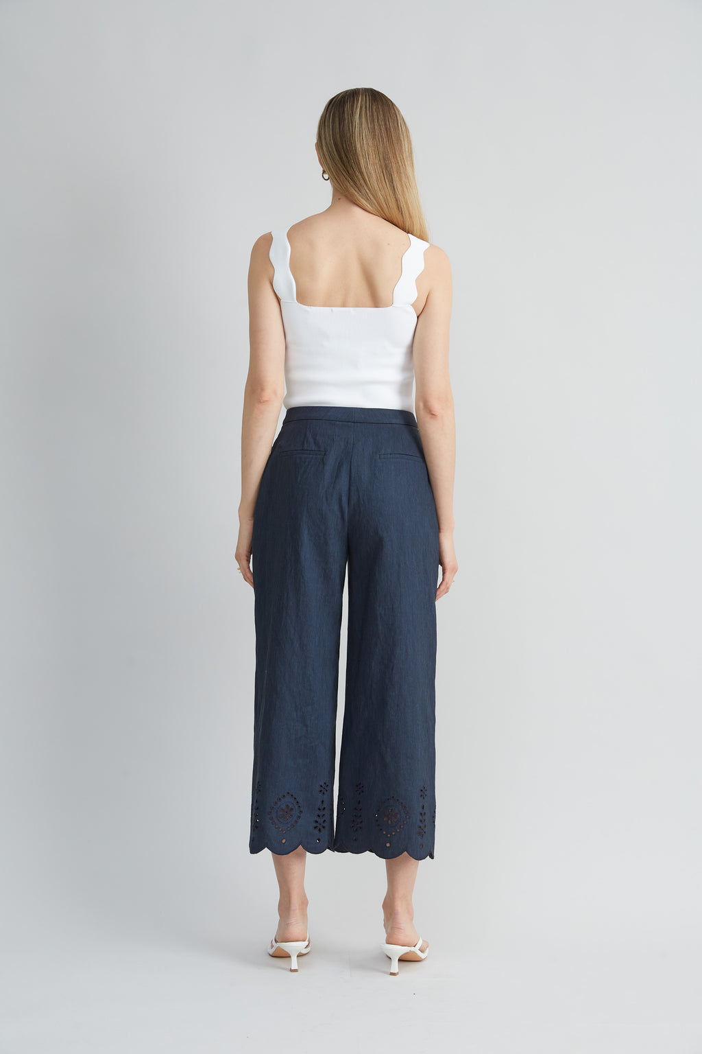 Women Linen Scallop Hem Pant  | Elie Tahari
