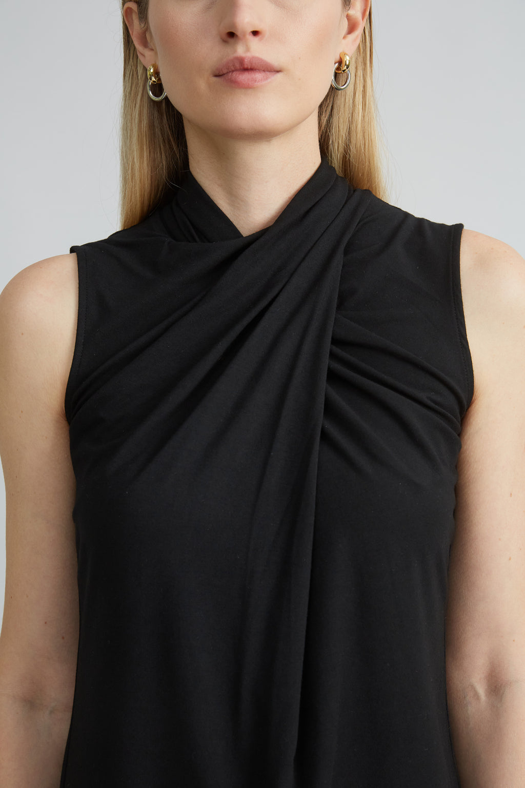 Women Sleeveless Twist Neck Knit Black | Elie Tahari