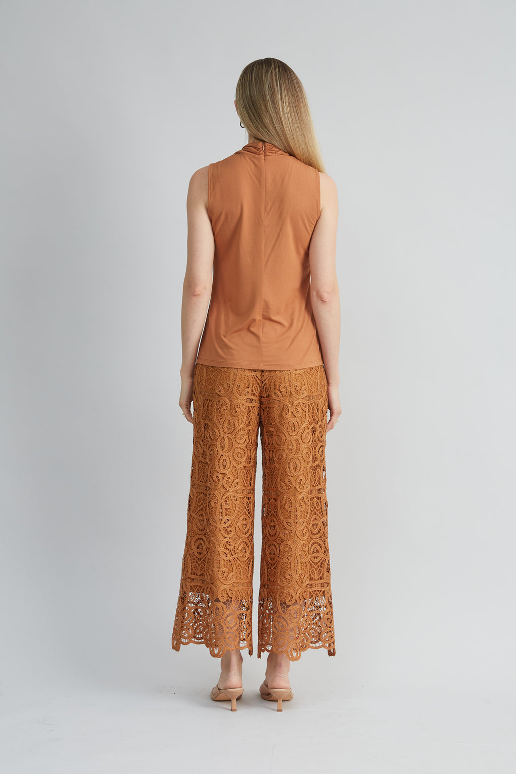 Women Sleeveless Twist Neck Knit Caramel | Elie Tahari